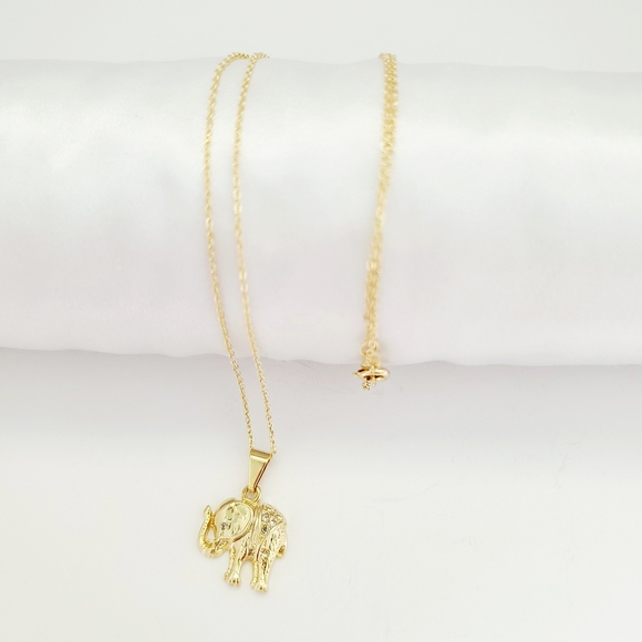18K Gold Filled Good luck elephant necklace. New - Picture 7 of 7